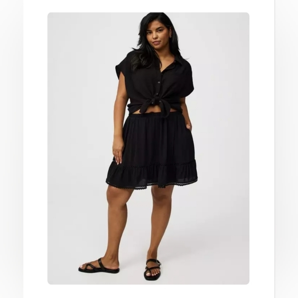 Tiered Lace Trim Mini Skirt Black Size 1X  NWT!